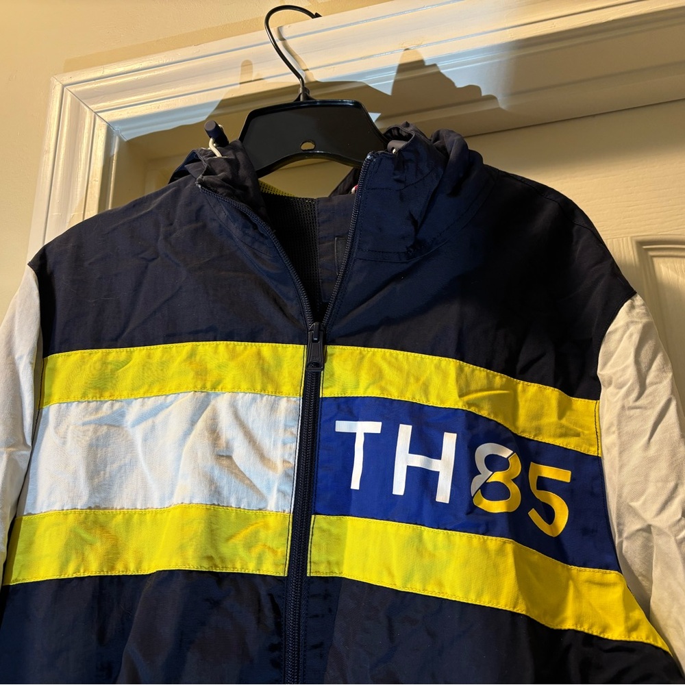 TH85 Navy and Yellow Jacket Hilfiger - Picture 3 of 9